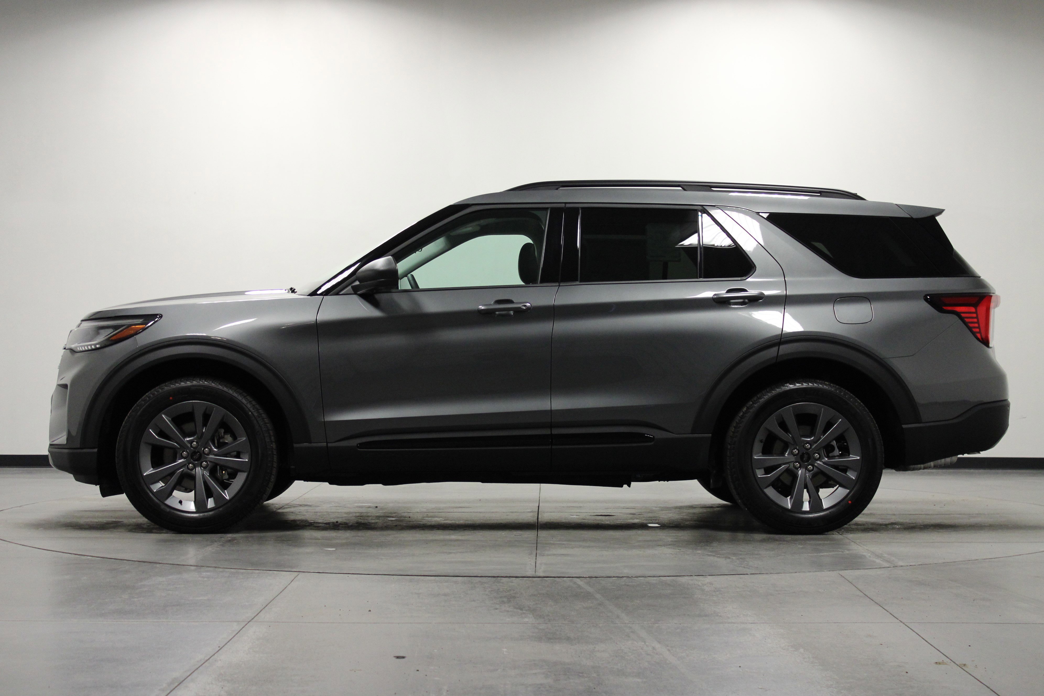 New 2026 Carbonized Gray Metallic Ford Active image 7