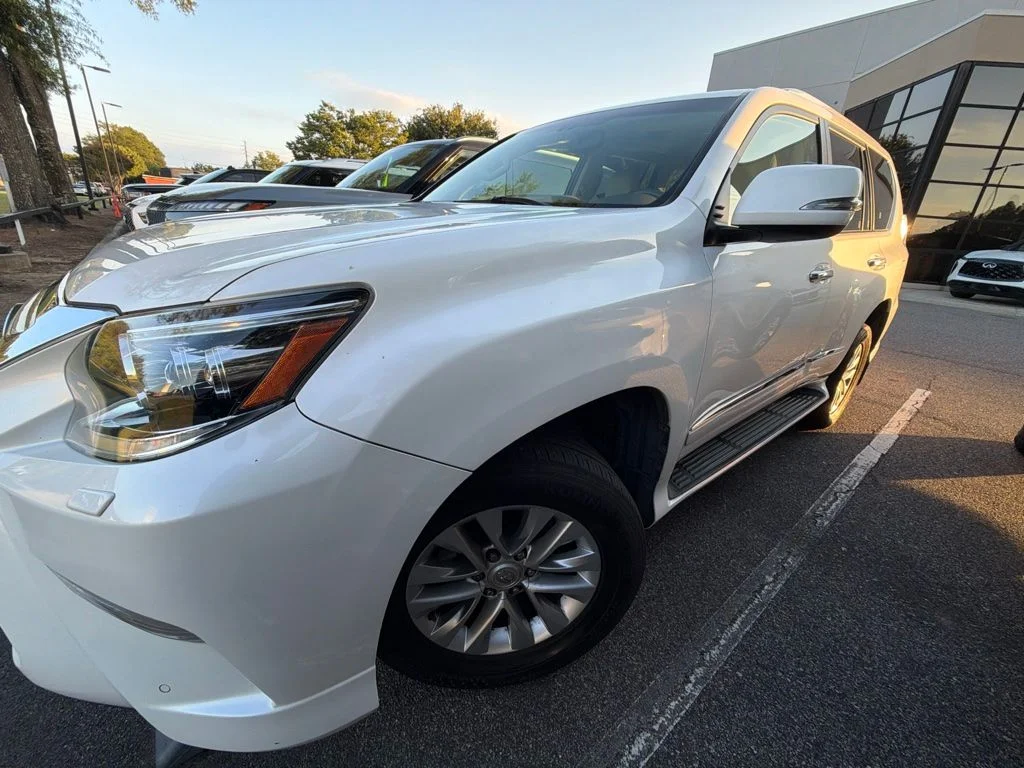 Used 2018 Starfire Pearl Lexus 460 image 6