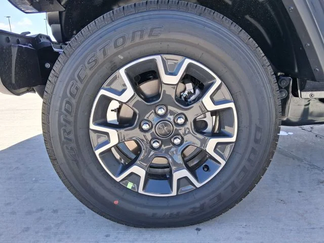 New 2026 Granite Crystal Metallic Clearcoat Jeep Sahara image 13