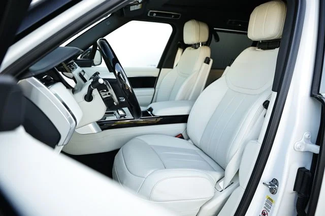 New 2026 Fuji White Land Rover SE 7 Seats image 24