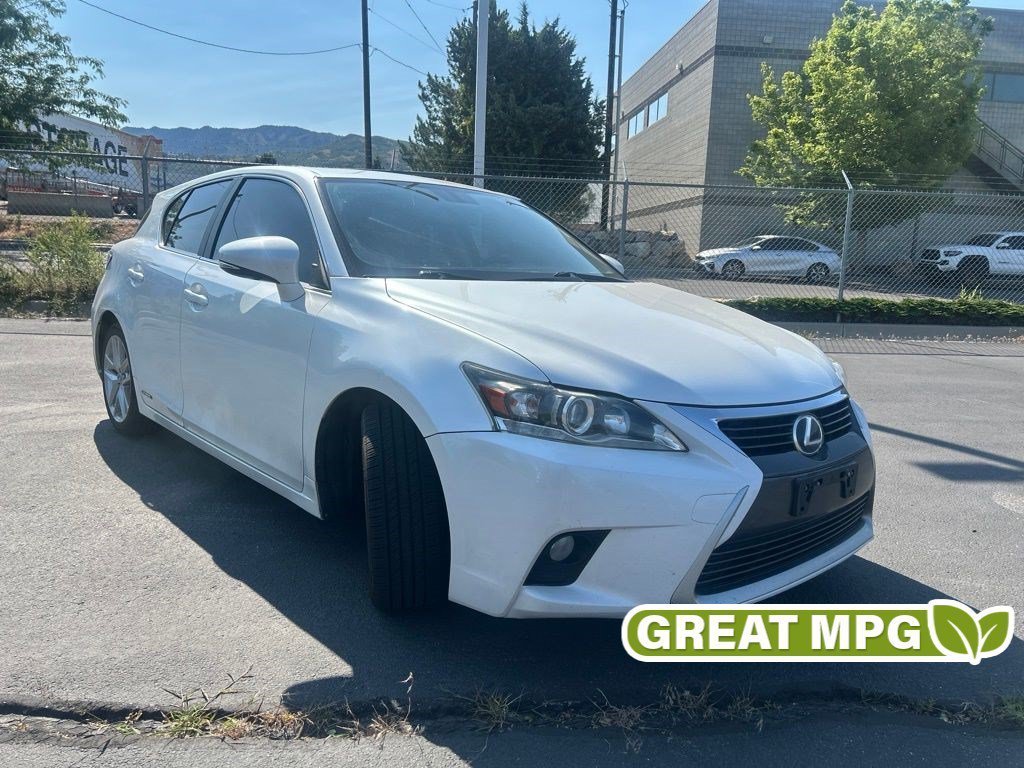 Used 2015 White Lexus 200h image 1