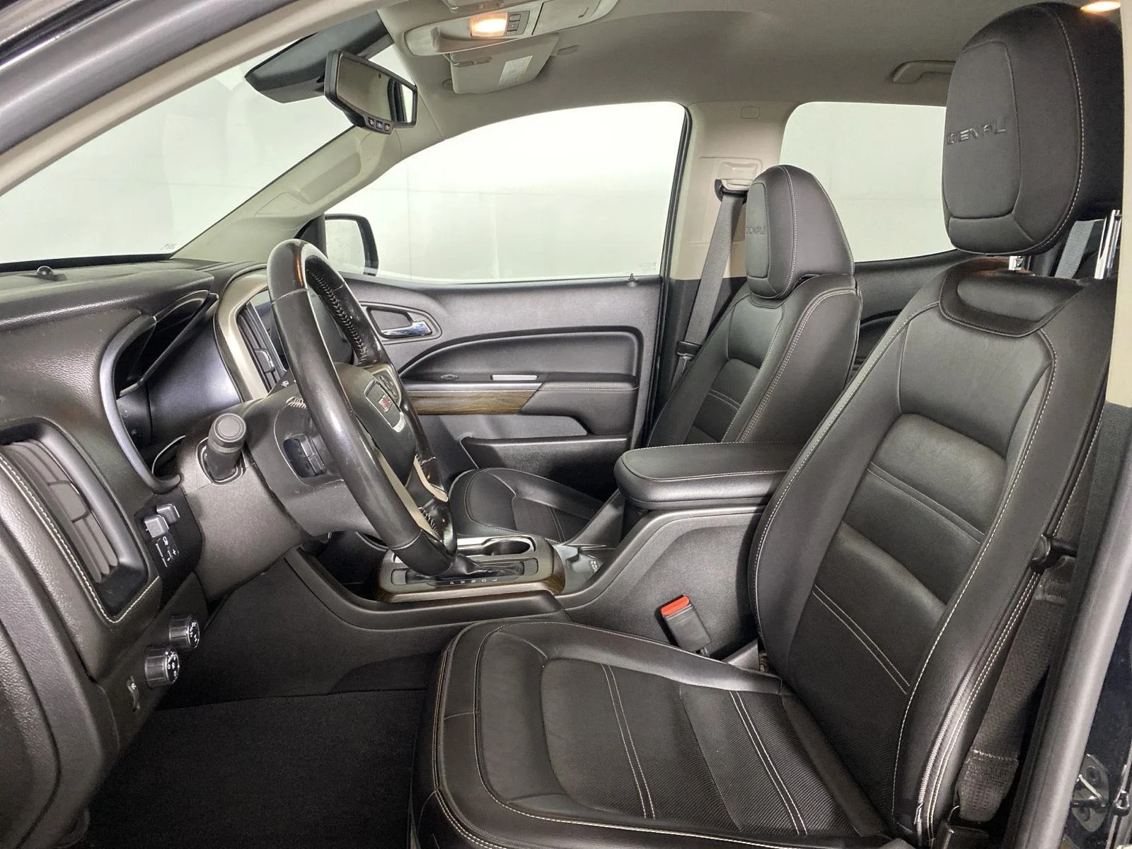 Used 2019 Onyx Black GMC 4WD Denali image 10
