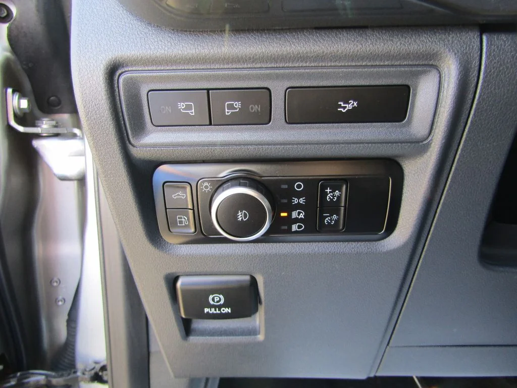 Certified Used 2023 Iconic Silver Metallic Ford XLT image 19