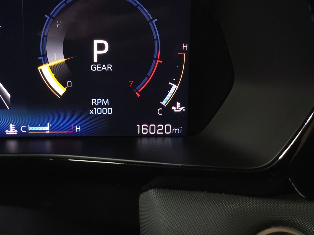 Used 2024 Black Chevrolet Z71 image 20