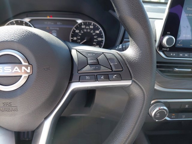 Used 2025 Brilliant Silver Metallic Nissan 2.5 SV image 11