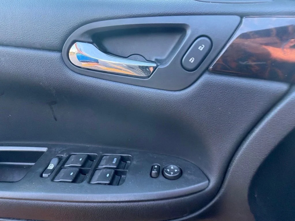 Used 2012 Black Chevrolet LT image 10