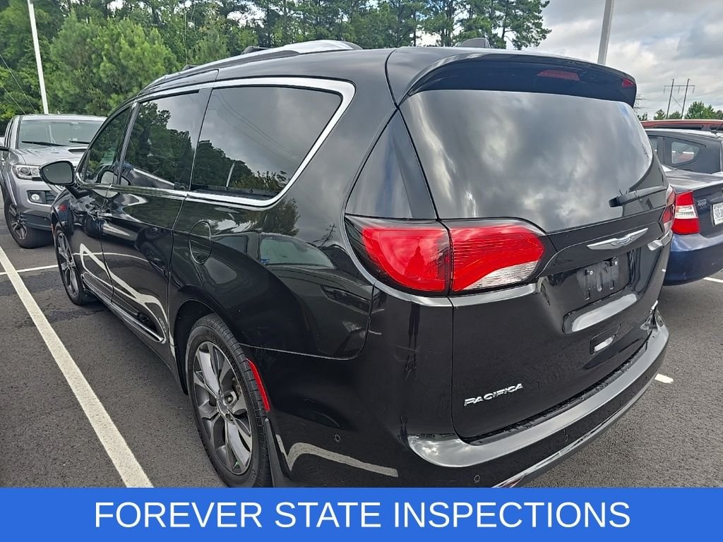 Used 2017 Black Chrysler Limited image 4