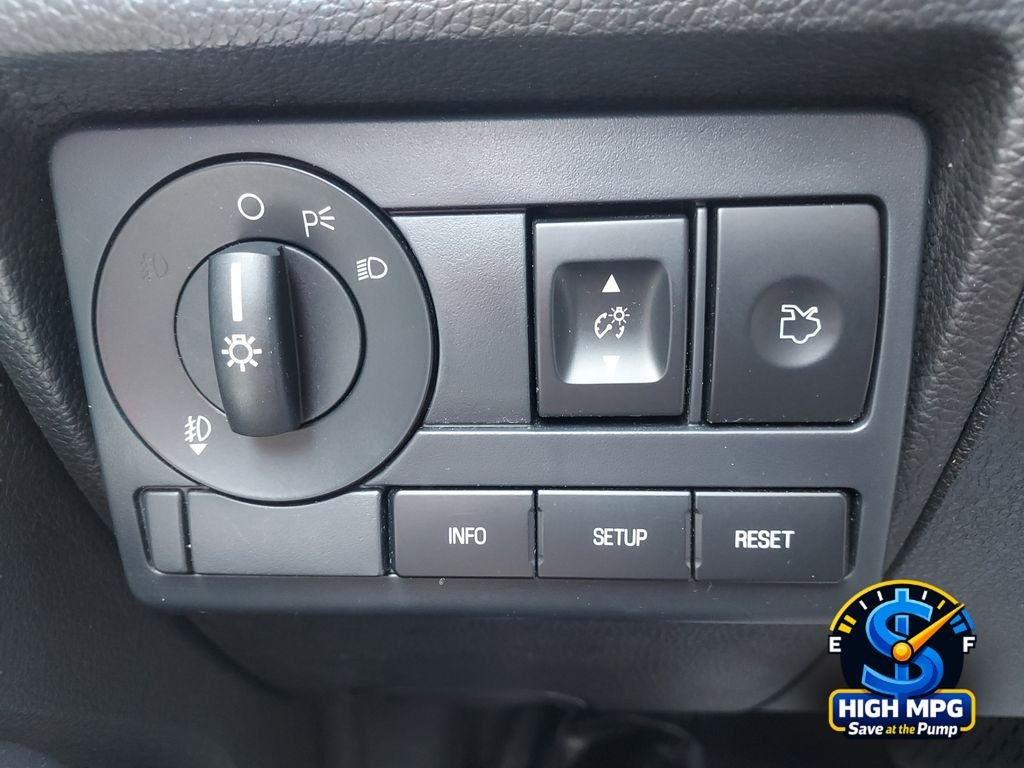 Used 2010 Gray Ford SE image 18