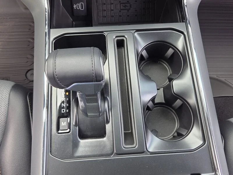 New 2026 Iconic Silver Metallic Ford Lariat® image 18