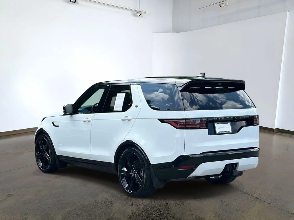 Used 2025  Land Rover Dynamic SE image 6