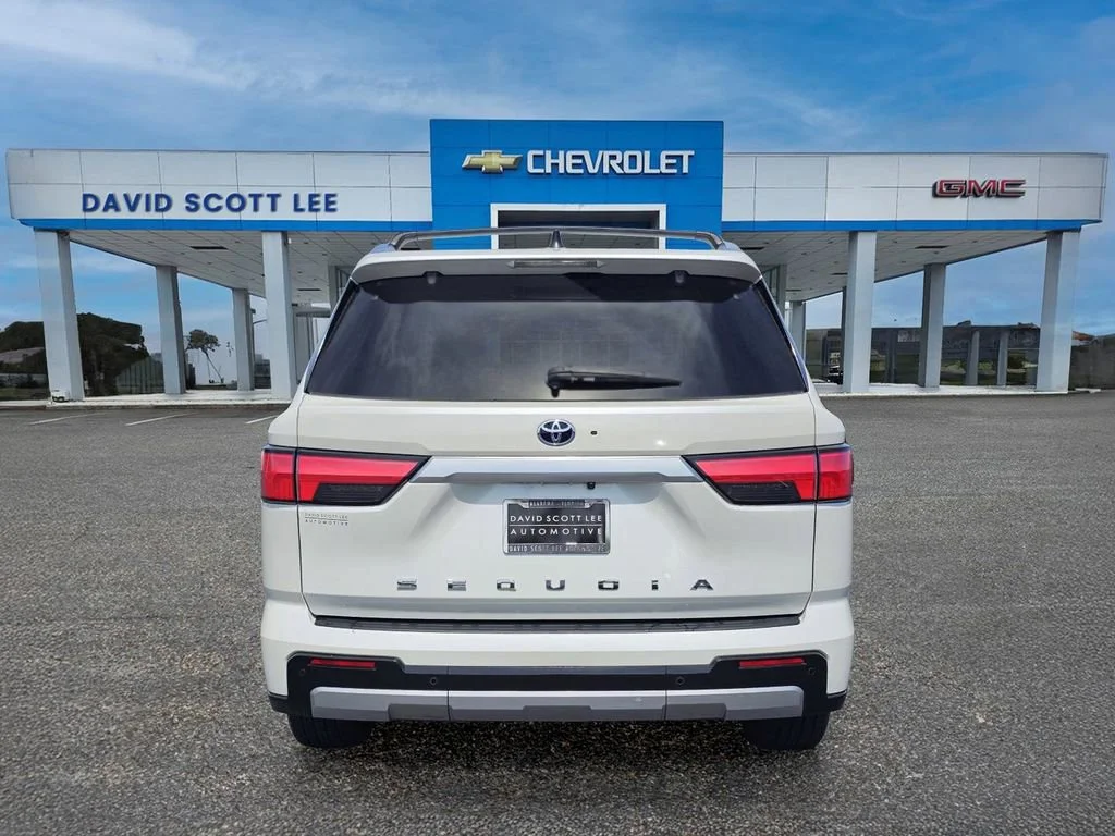 Used 2024  Toyota SR5 image 11
