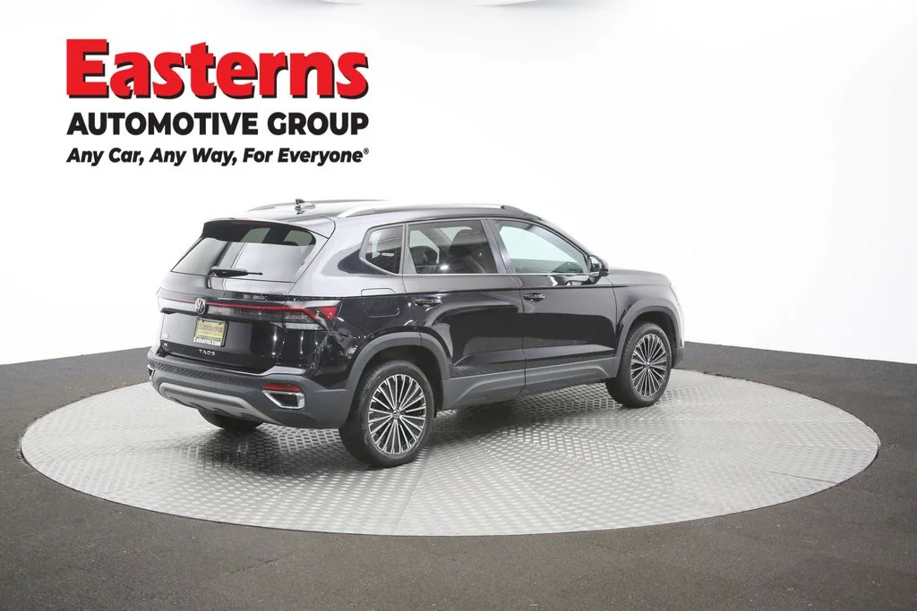 Used 2025 Black Volkswagen 1.5T SE image 36