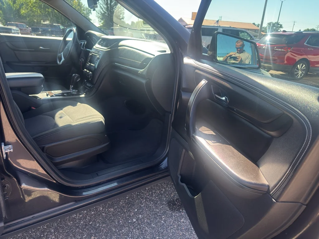 Used 2015 Tungsten Metallic Chevrolet LT image 14