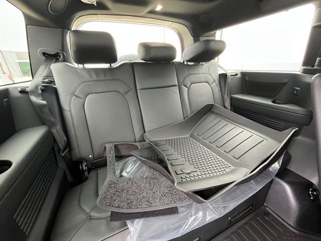 New 2026 Sedona Red Land Rover X-Dynamic SE image 17