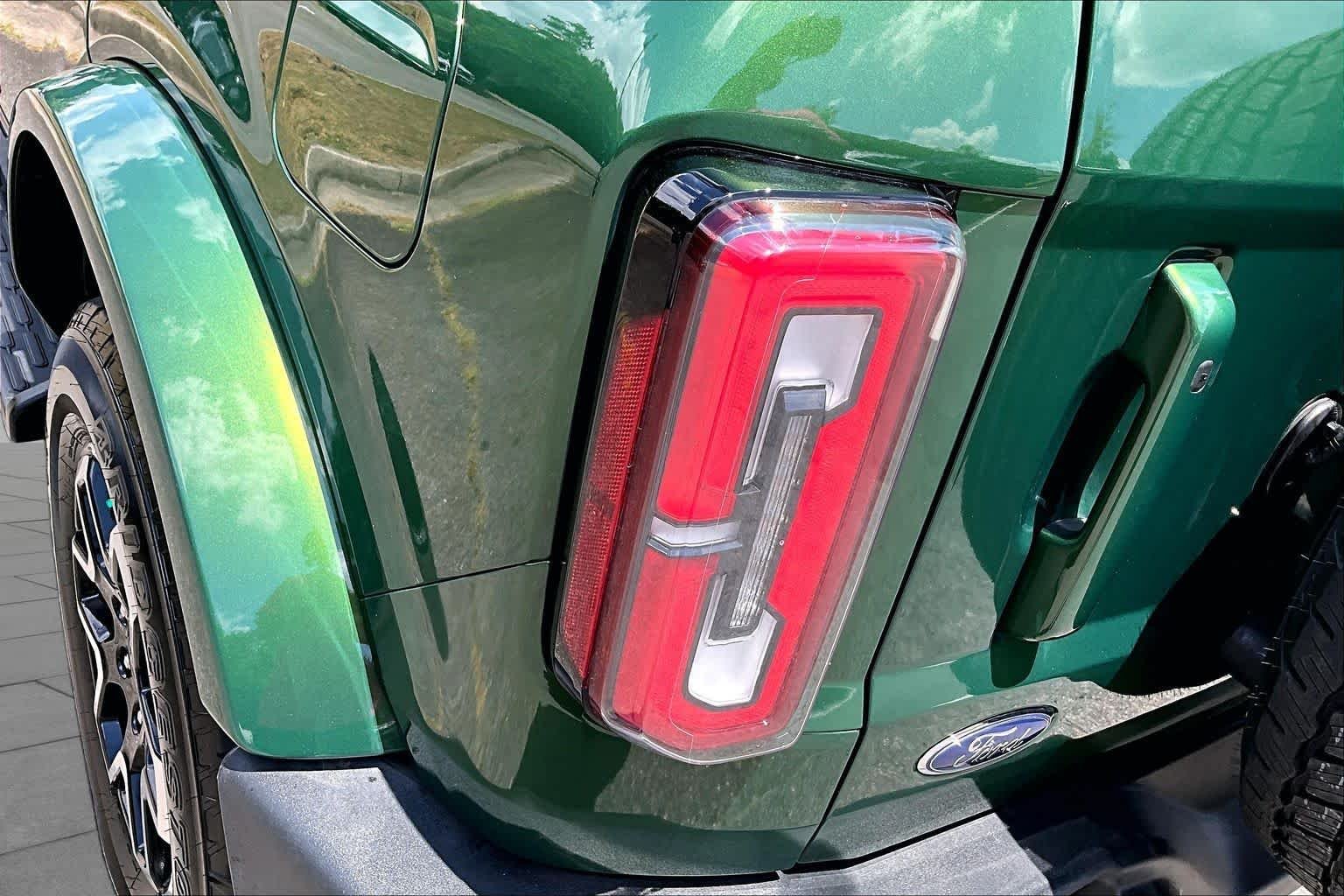 Used 2025 Eruption Green Ford Outer Banks image 27