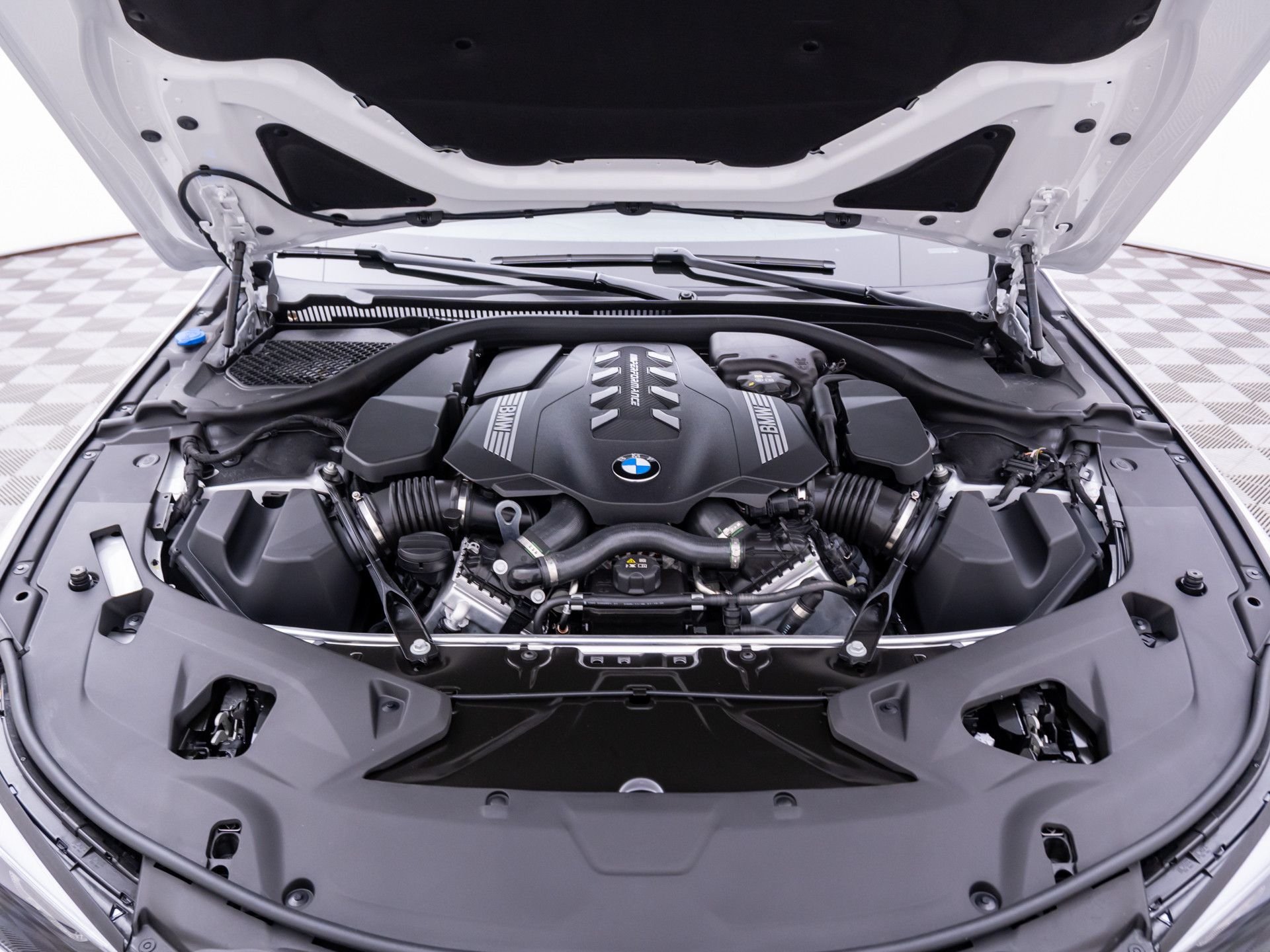 New 2026 Mineral White Metallic BMW M850i xDrive Gran Coupe image 32