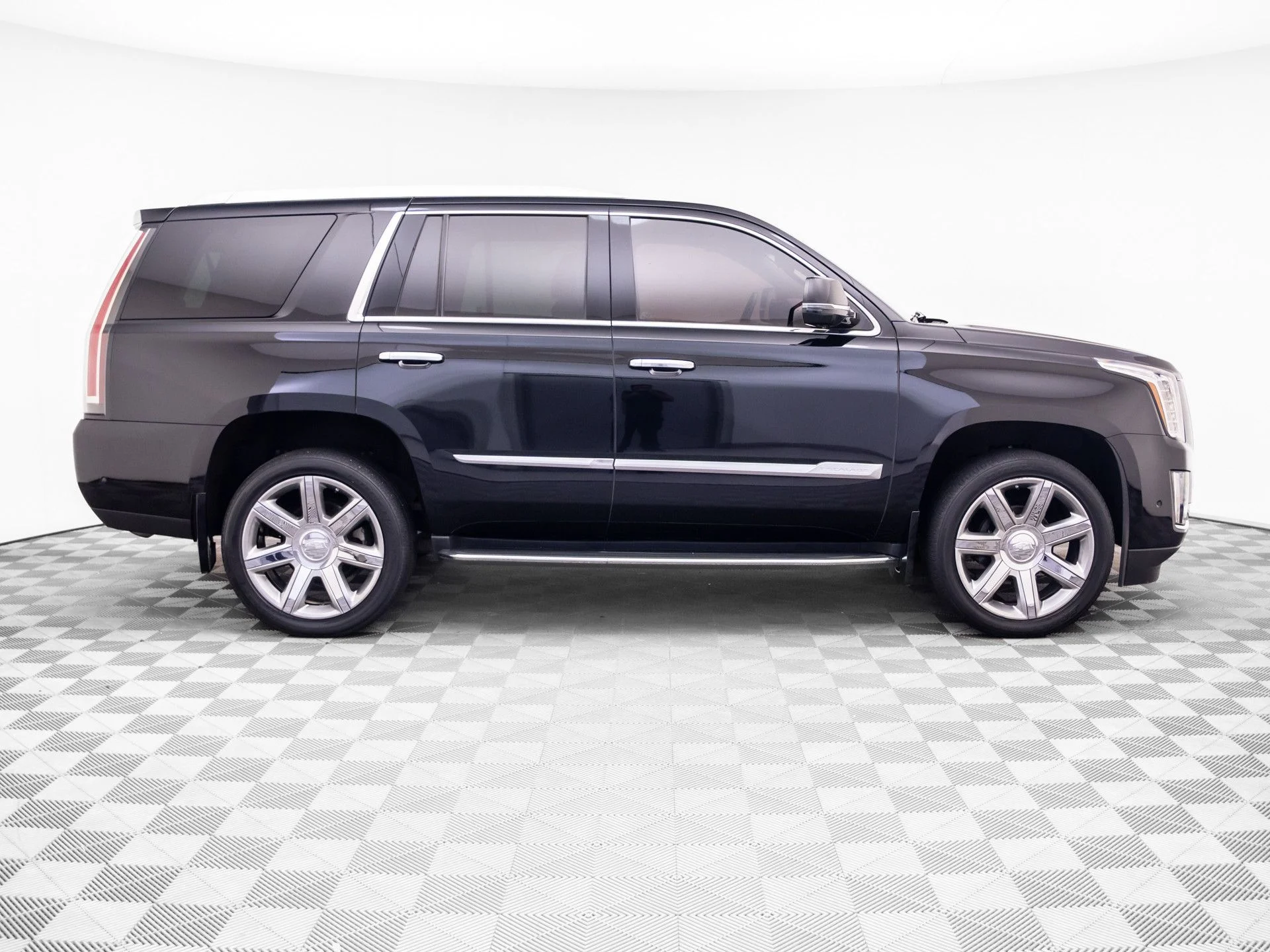 Used 2019 Black Cadillac Luxury image 5