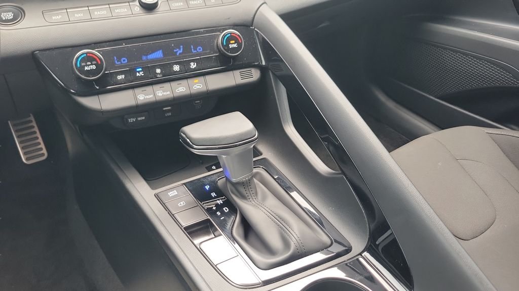 2025 Hyundai Elantra Blue - Photo 15