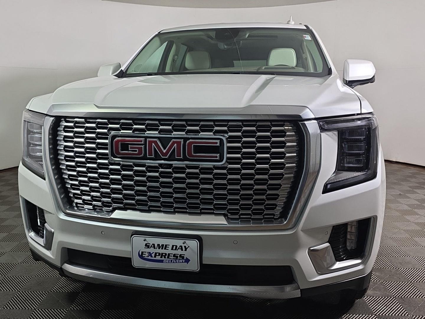 Used 2024 White Frost Tricoat GMC Denali image 8