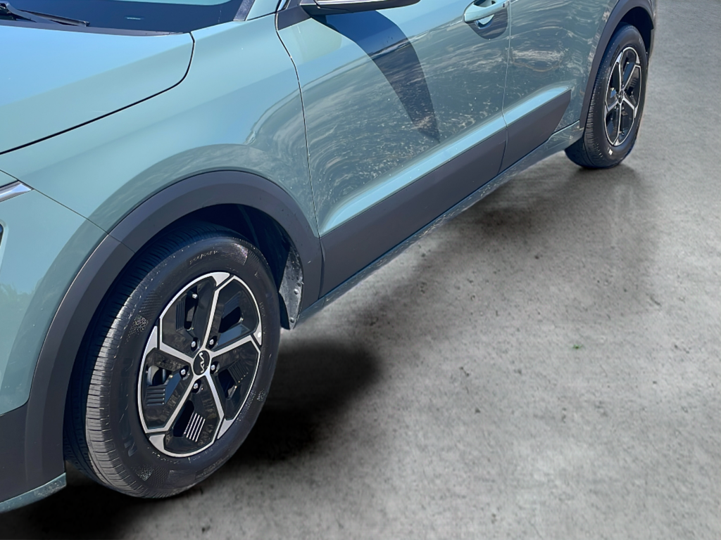 Used 2023 Green Kia EX image 38