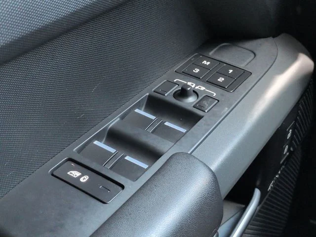 Used 2023 Gondwana Stone Metallic Land Rover X image 23