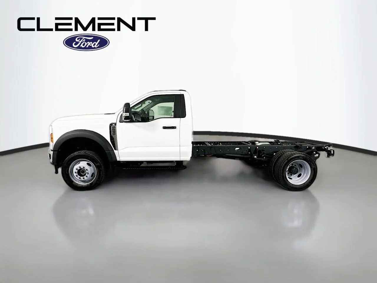 New 2026 Oxford White Ford F-550® XL image 4