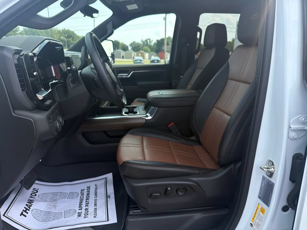 Used 2026 Polar White Tricoat Chevrolet High Country image 13