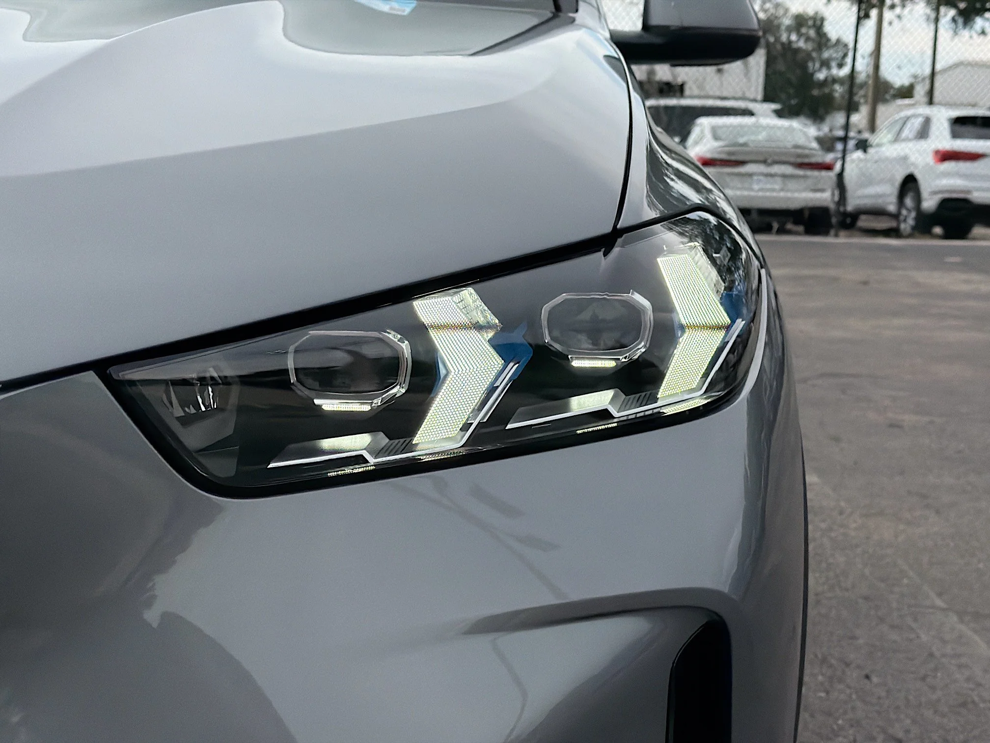 New 2026 Skyscraper Grey Metallic BMW xDrive40i image 9