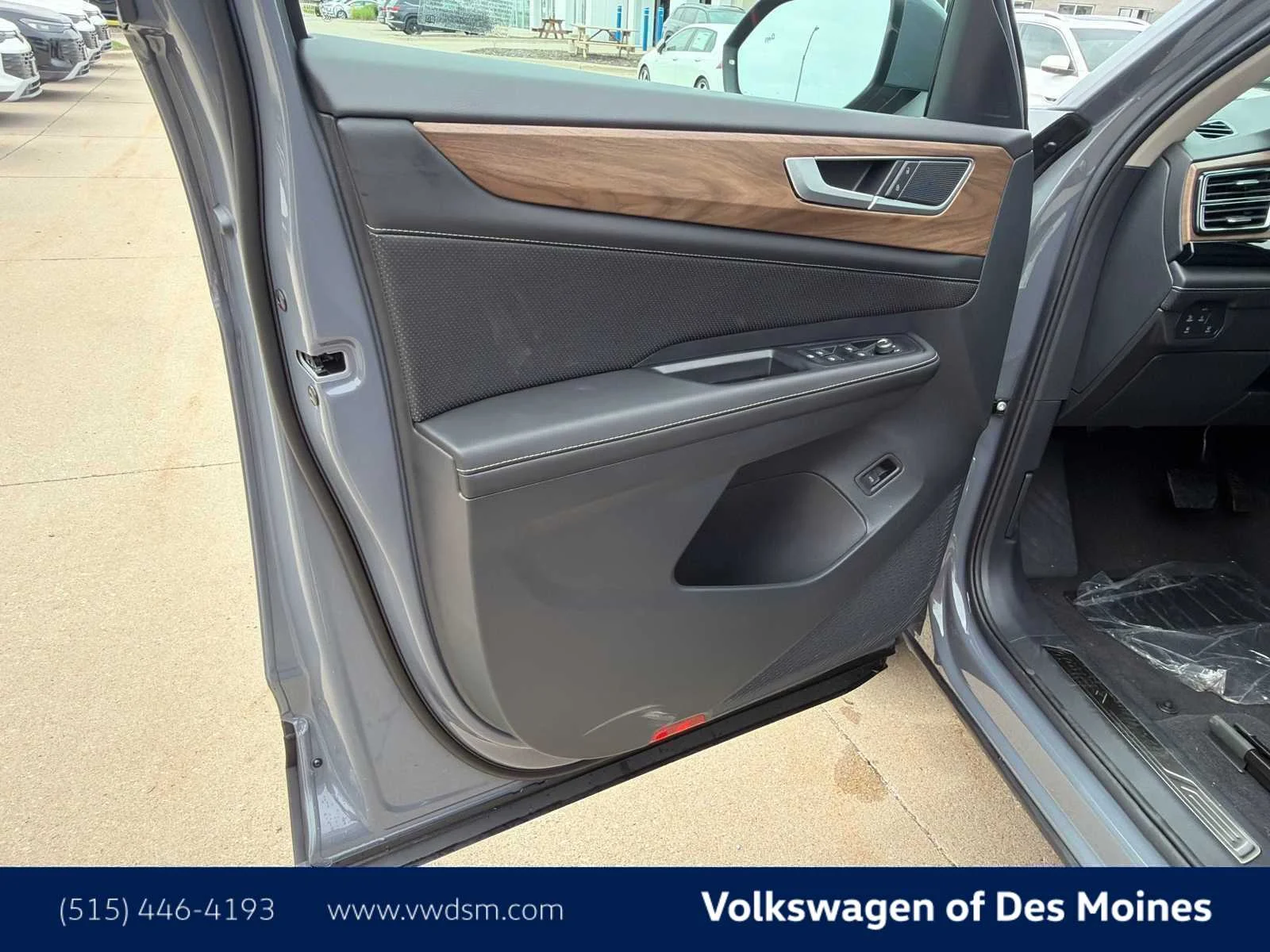 New 2026 Pure Gray Volkswagen 2.0T SE w/Technology image 23