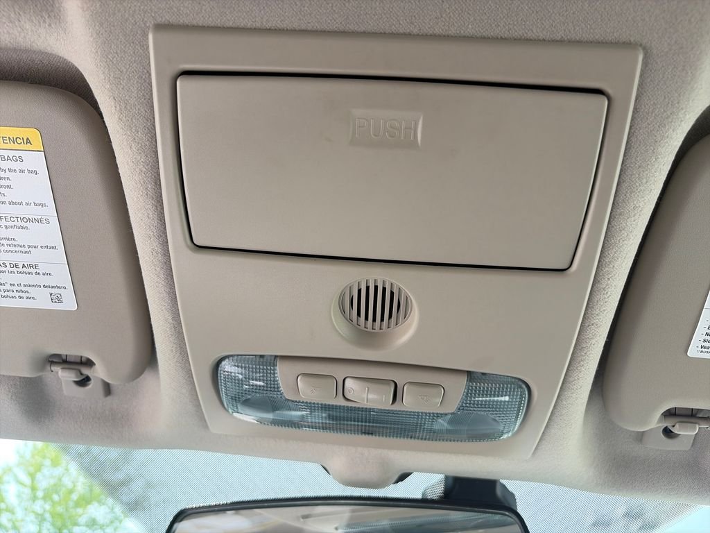 Used 2018 Silver Ford SE image 33