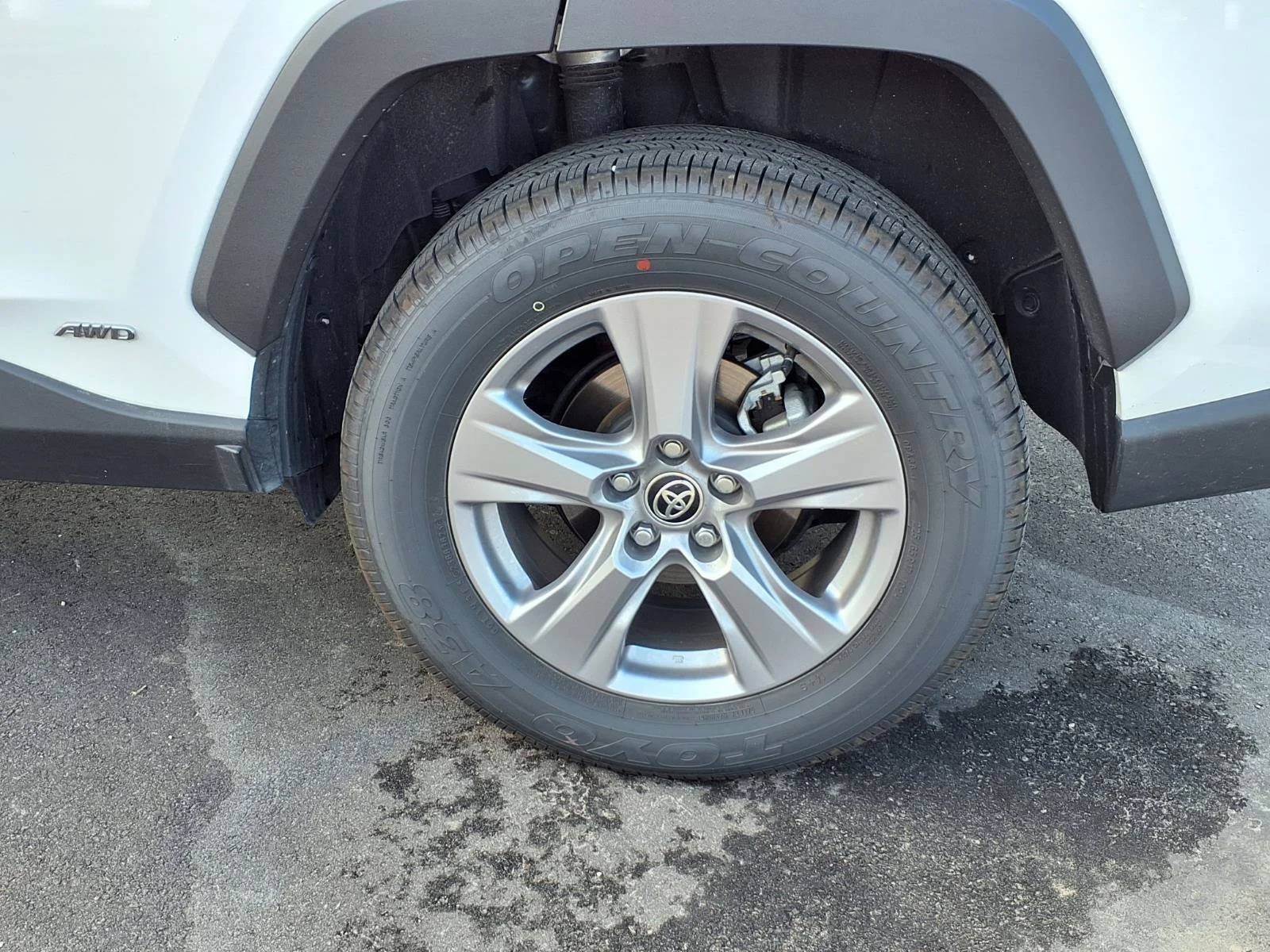 Certified Used 2025 Ice Toyota Hybrid XLE image 20