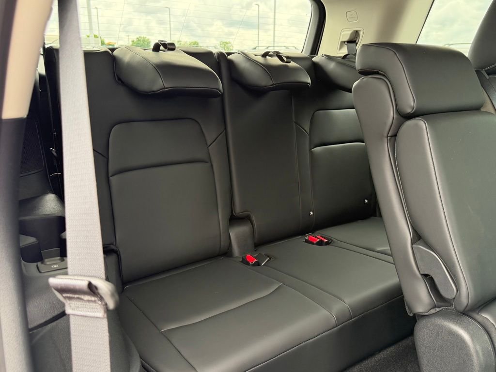 Certified Used 2025 White Nissan Platinum image 25
