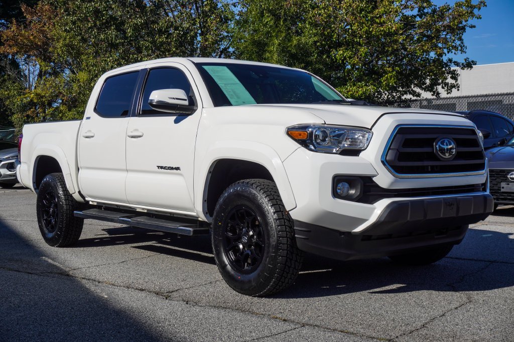 Used 2022 White Toyota SR5 image 5