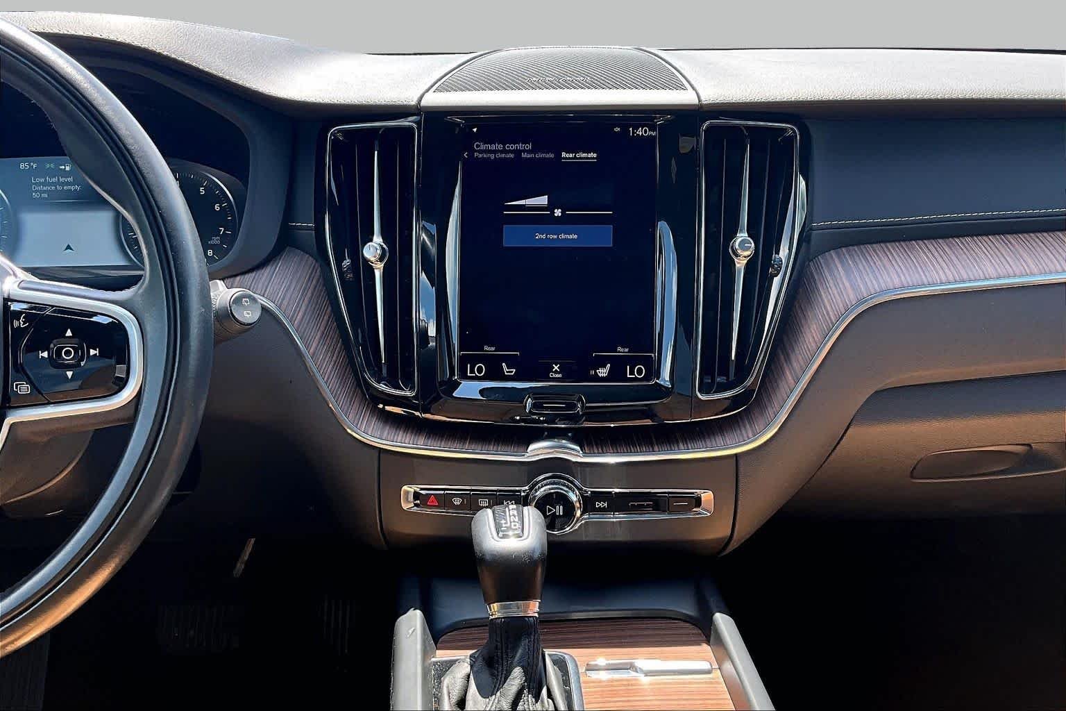 Used 2021 Crystal White Metallic Volvo Inscription image 7