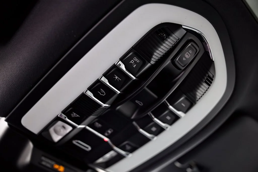 2026 Porsche Macan T - Photo 41