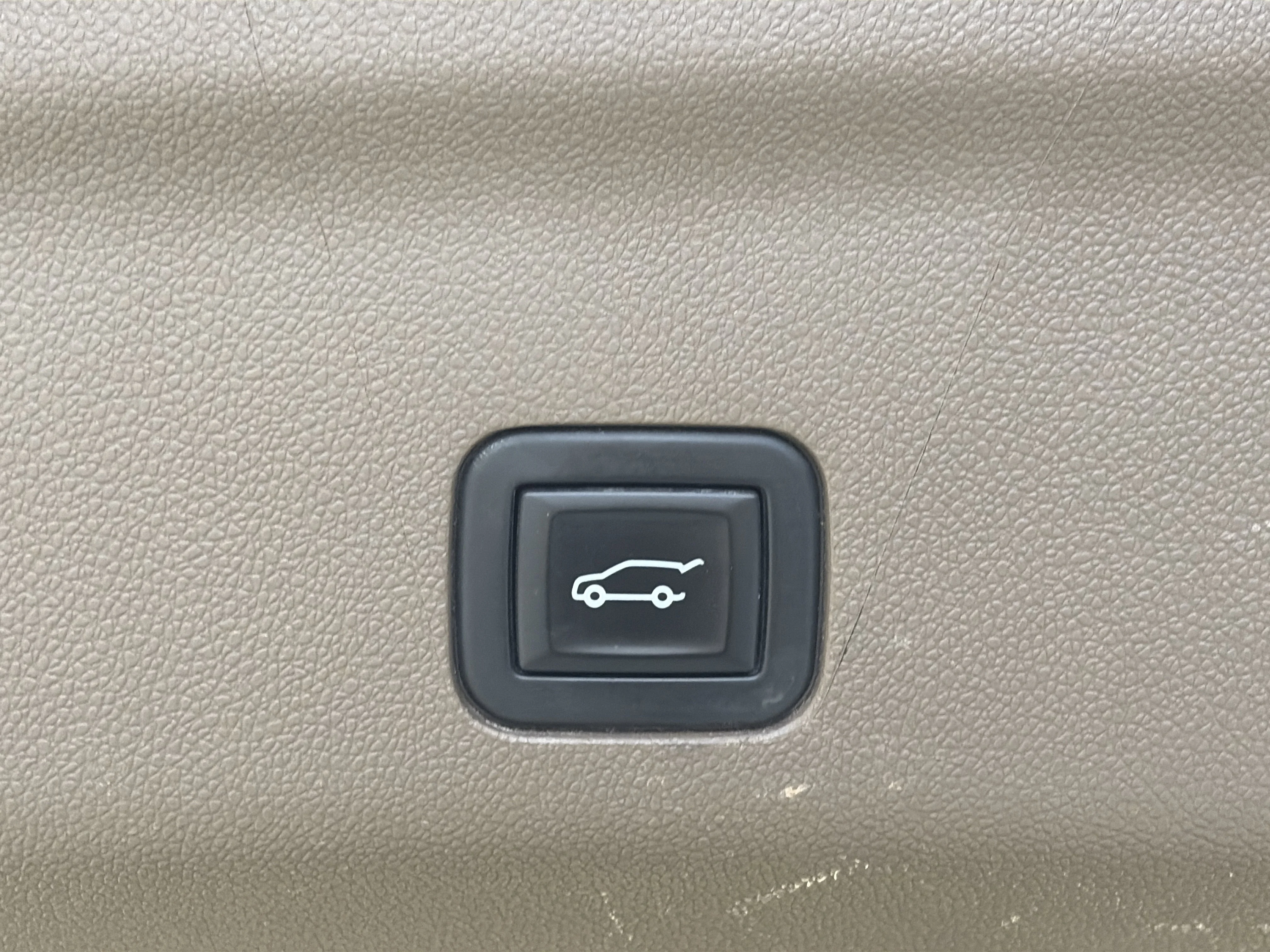 2024 GMC Yukon XL Denali - Photo 17