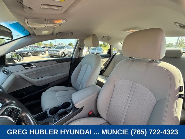 Used 2019 Silver Hyundai SE image 16