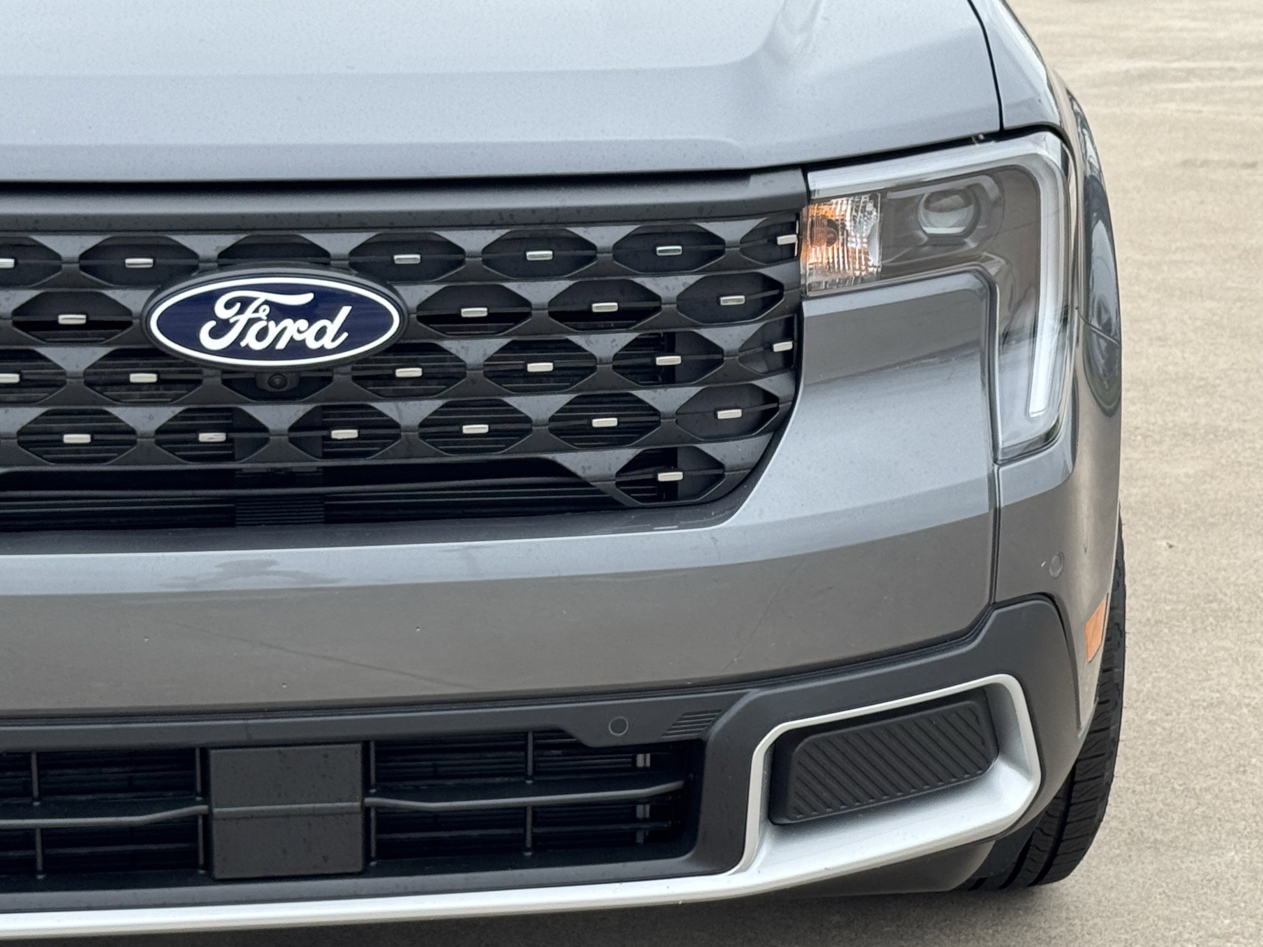 New 2026 Carbonized Gray Metallic Ford LARIAT image 4