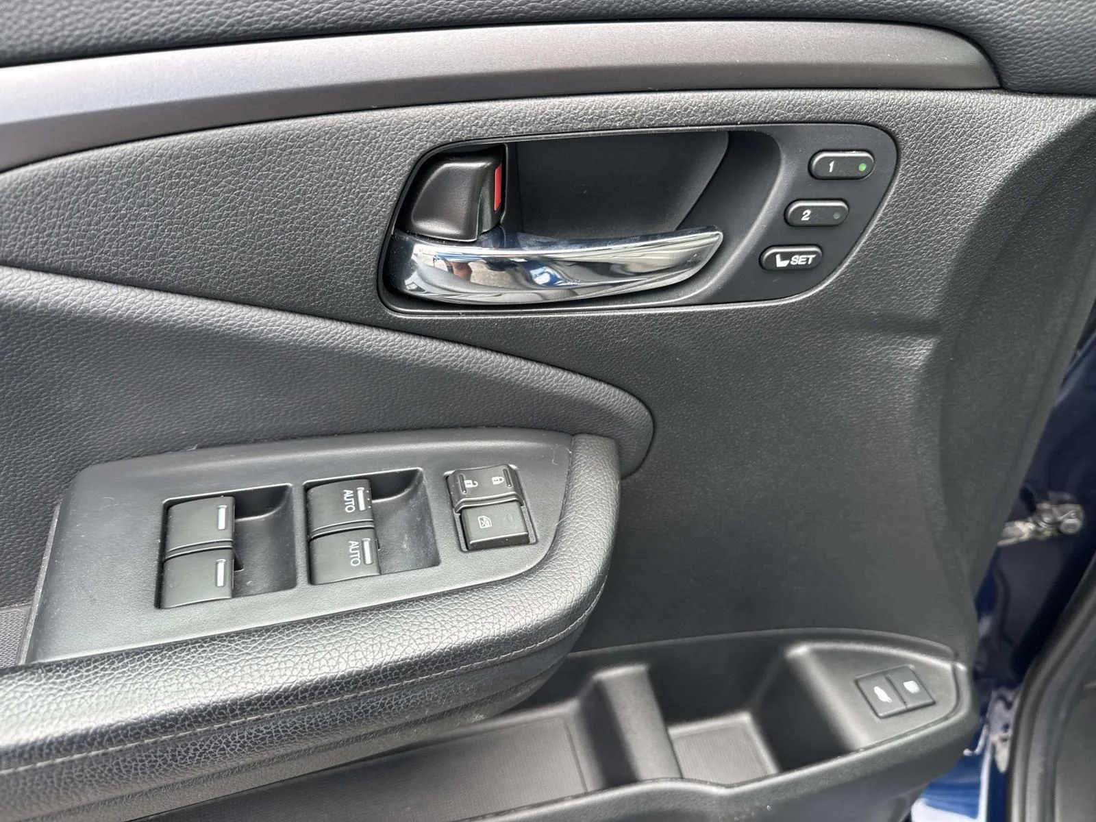Used 2020 Blue Honda EX-L image 20