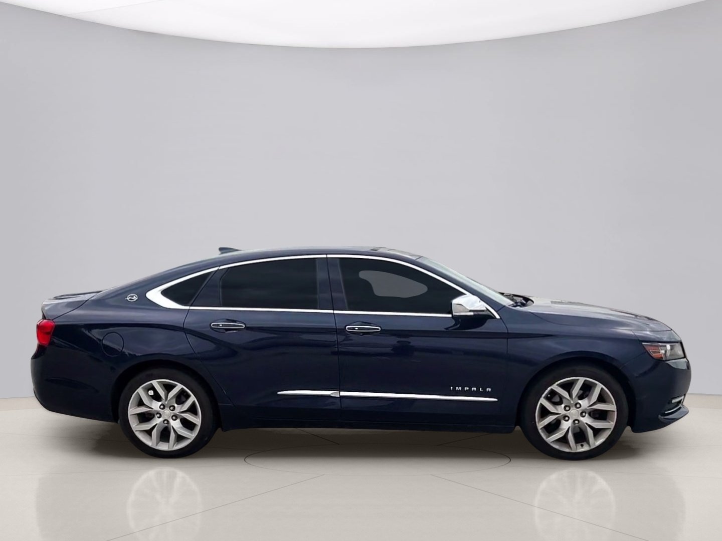 Used 2019 Blue Chevrolet LEATHER image 6