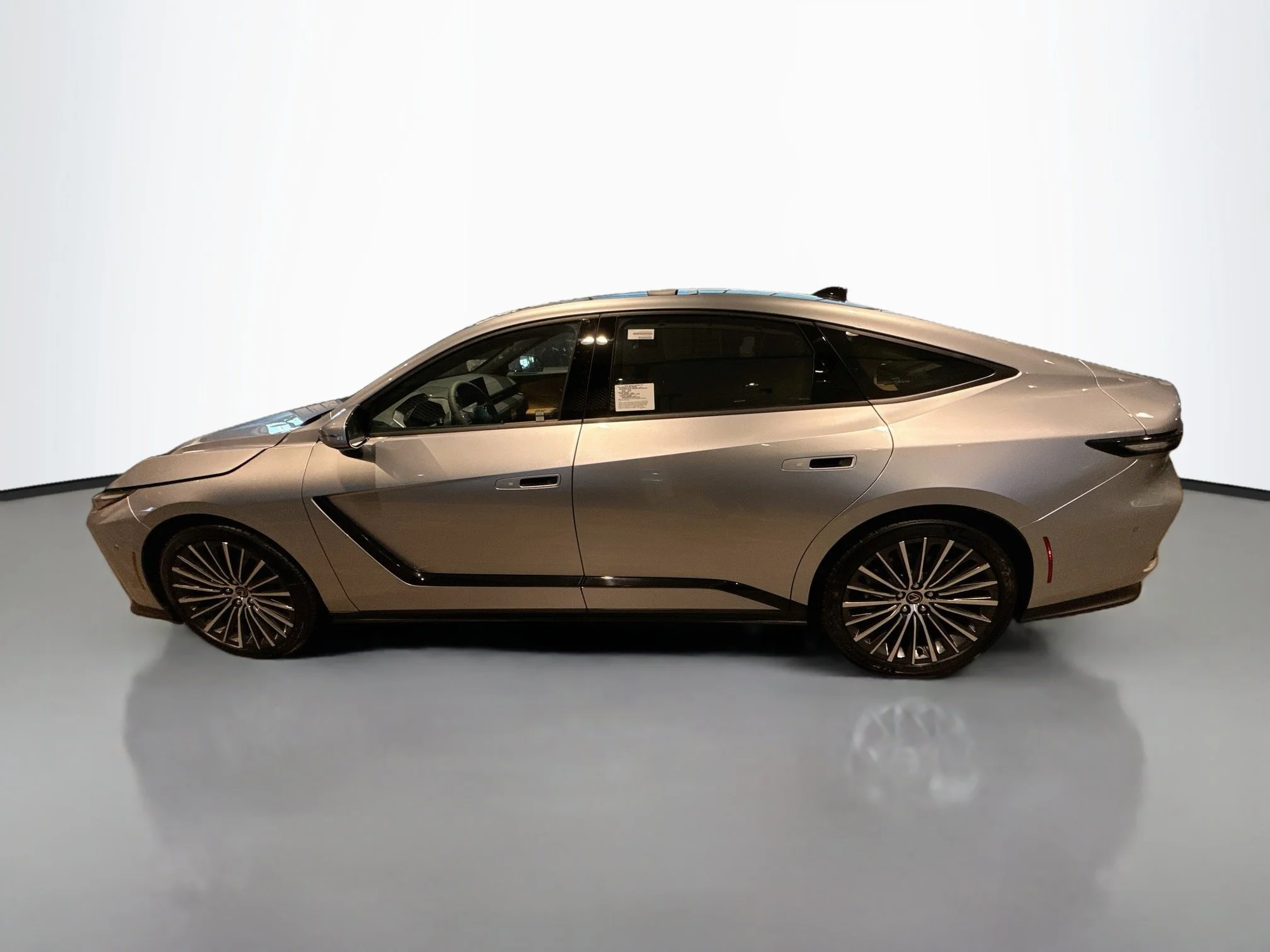 New 2026 Iridium Lexus ES 350e LUXURY image 4