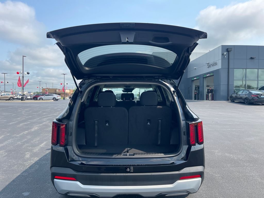 Used 2026 Black Kia LX image 9