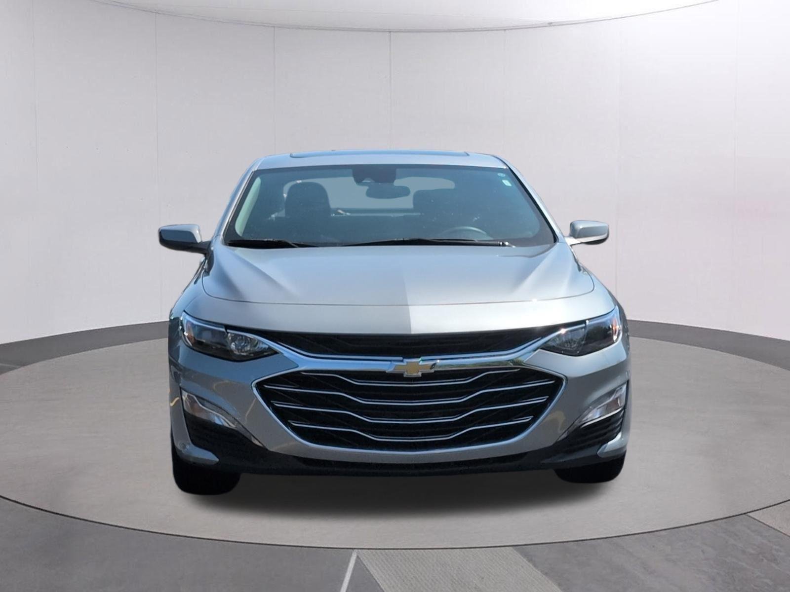 Used 2024 Sterling Gray Metallic Chevrolet LT image 10