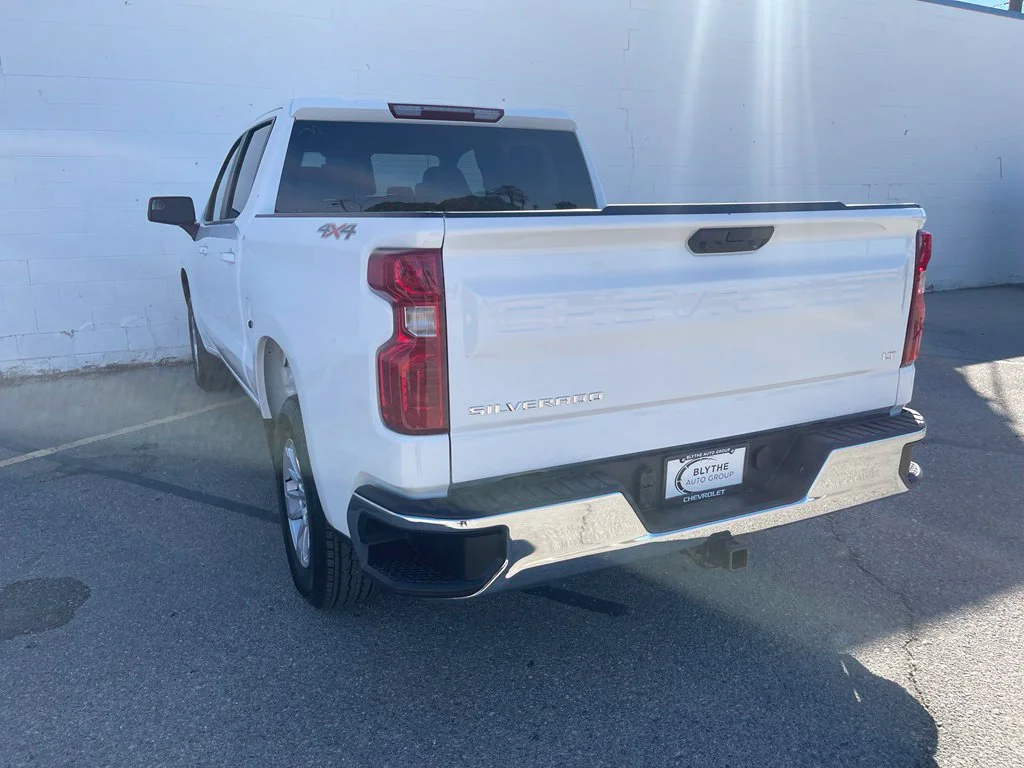 New 2026 Summit White Chevrolet LT image 4