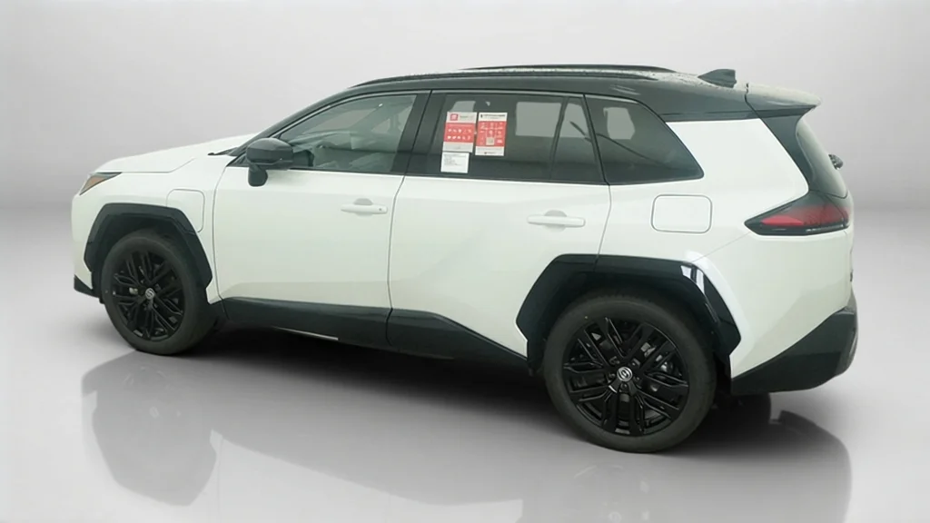 New 2026 Wind Chill Pearl with Midnight Black Metallic roof Toyota XSE image 15