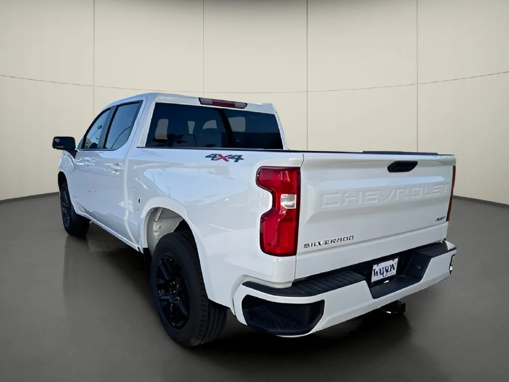 New 2026 Summit White Chevrolet RST image 3