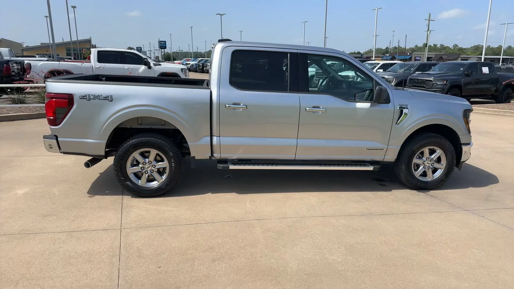 Used 2025 Silver Metallic Ford XLT image 9