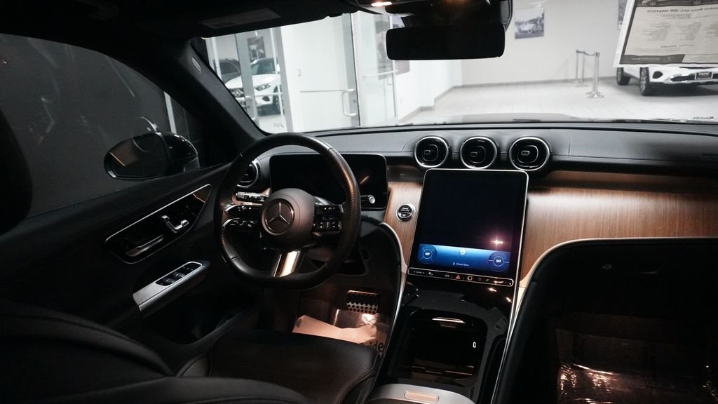 Certified Used 2023 Black Mercedes-Benz GLC 300 image 10