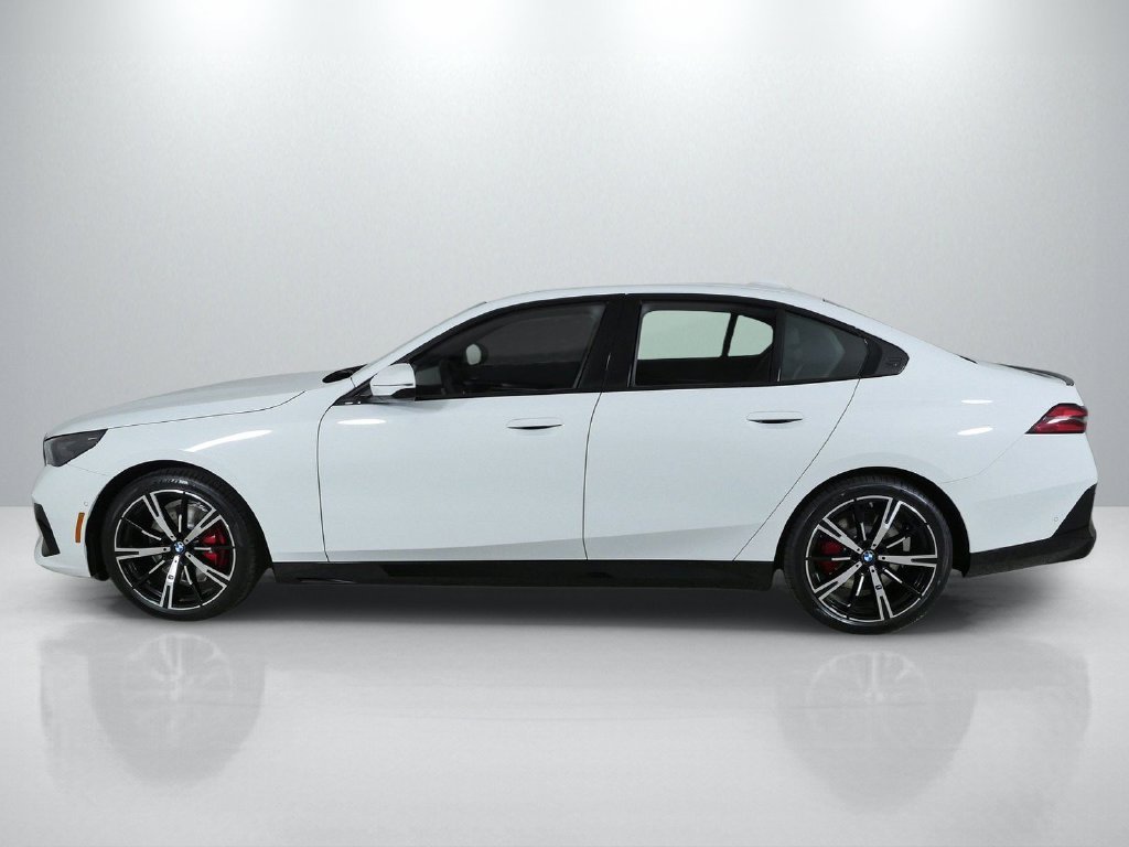 New 2027 Alpine White BMW 530i xDrive image 15