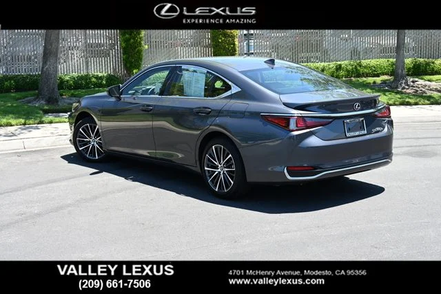 Certified Used 2025 SONIC CHROME Lexus 300h image 4